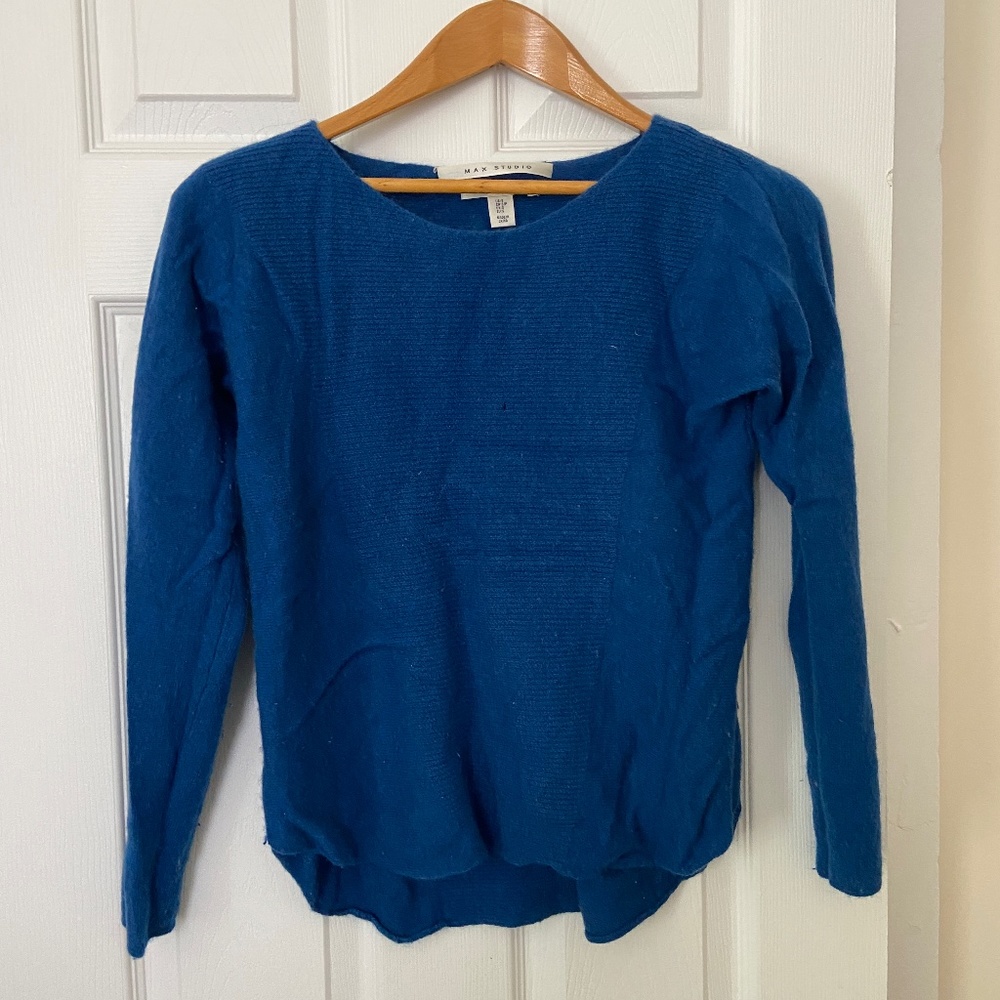 Max Studio Blue Cashmere Sweater